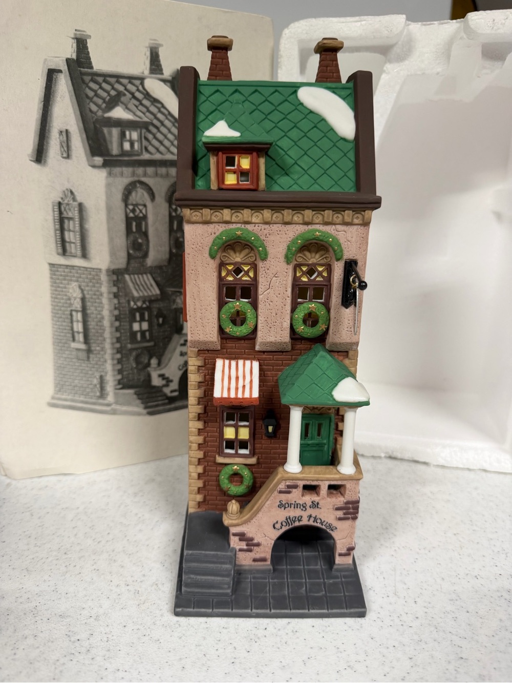 Dept 56 RETIRED Christmas In The City "Spring St. Coffee House" #5880-7 Item#184
